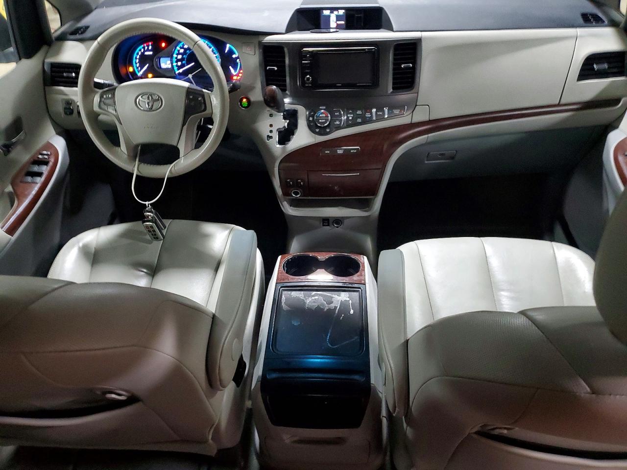 2014 TOYOTA SIENNA XLE 8-PASSENGER photo 15