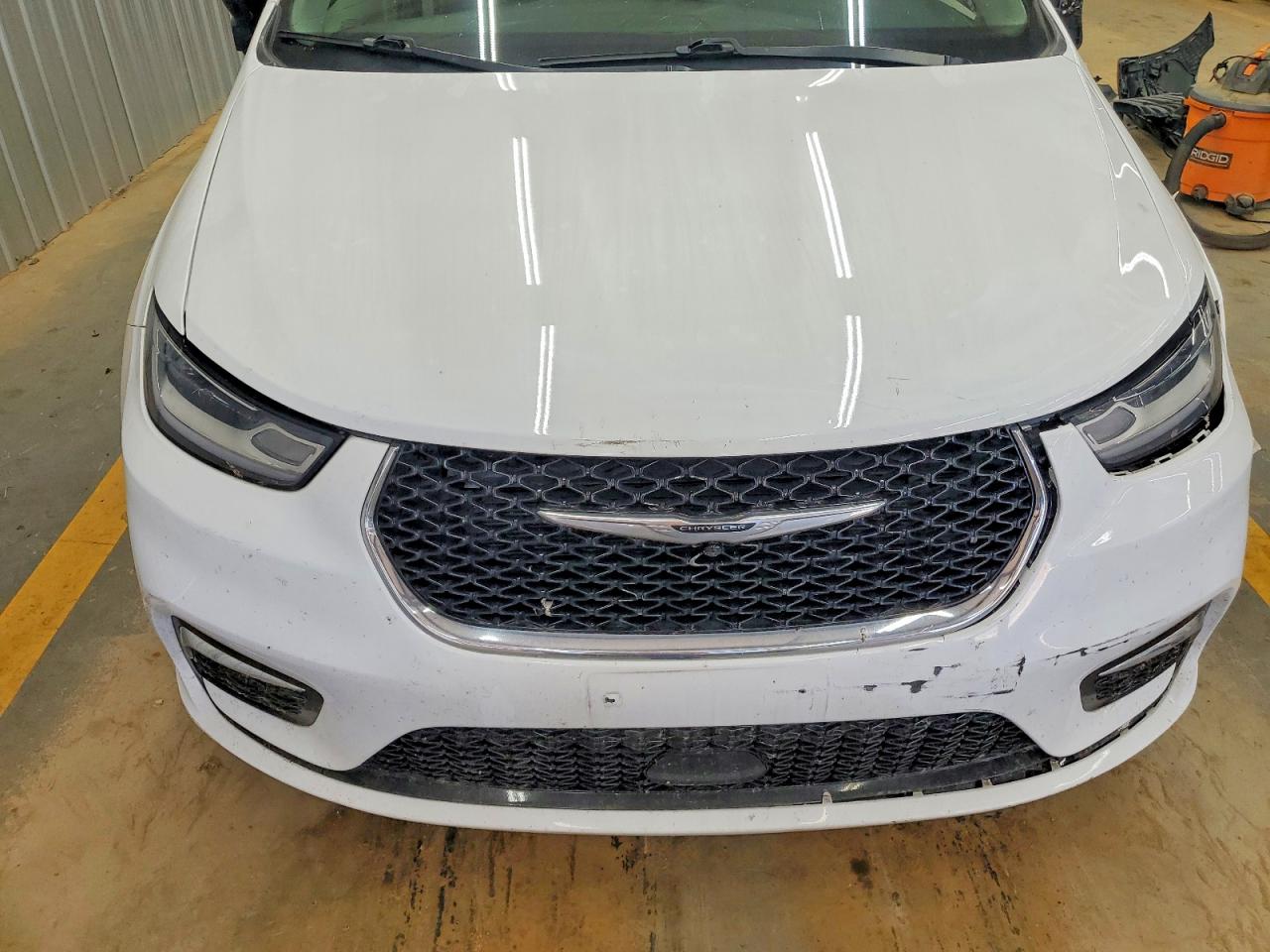 2024 CHRYSLER PACIFICA TOURING L photo 21