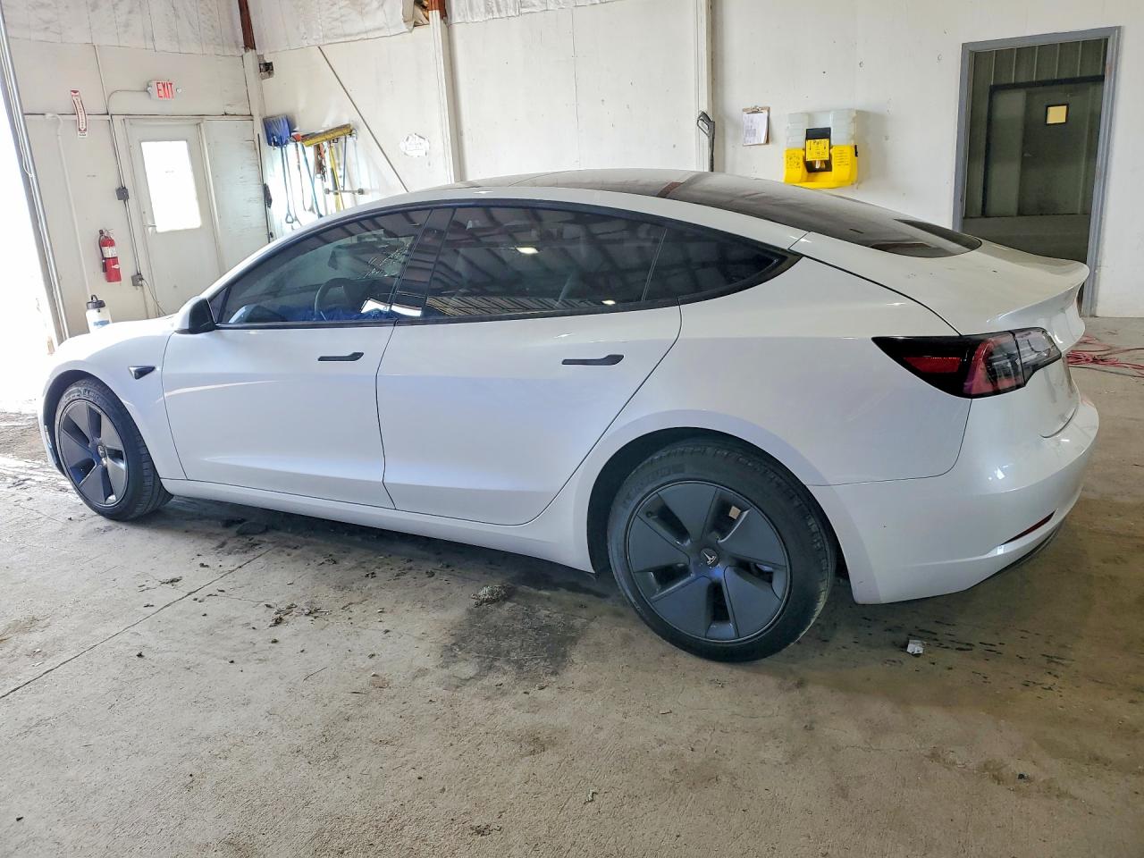 2023 TESLA MODEL 3 photo 4