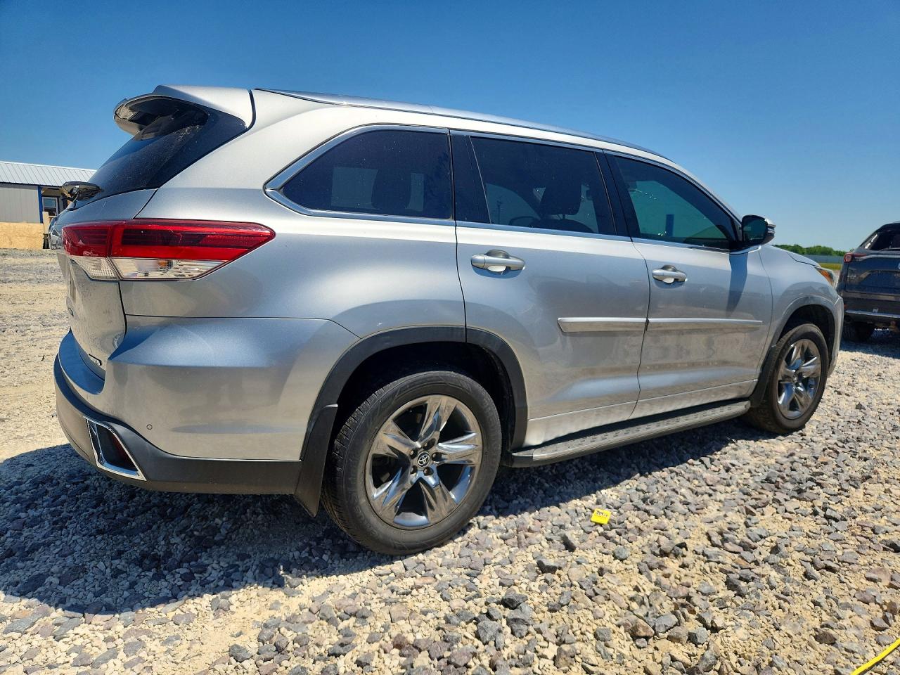 2019 TOYOTA HIGHLANDER LIMITED PLATINUM photo 3