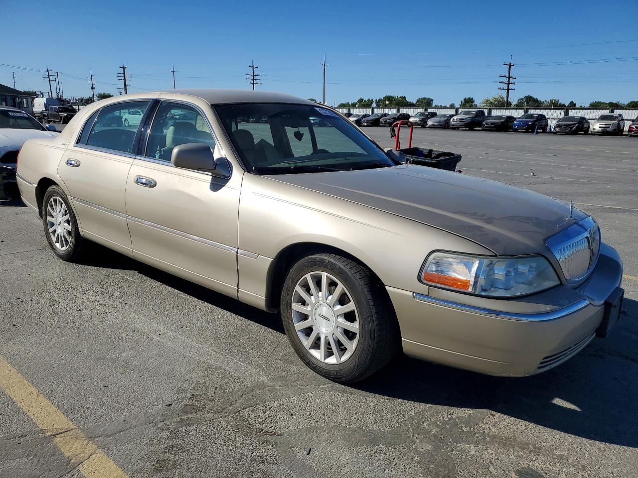 2007 LINCOLN TOWN CAR SIGNATURE photo 10