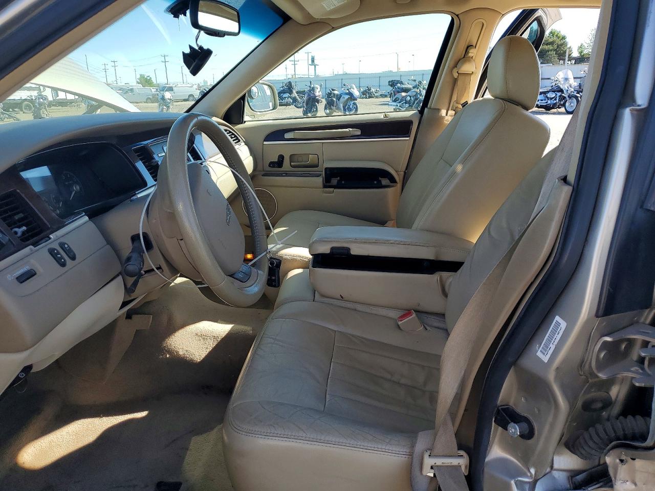 2007 LINCOLN TOWN CAR SIGNATURE photo 19