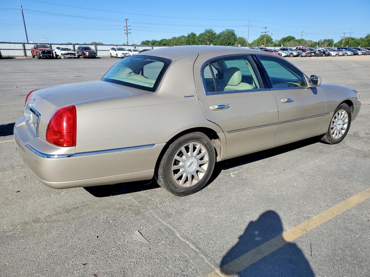 2007 LINCOLN TOWN CAR SIGNATURE photo 7
