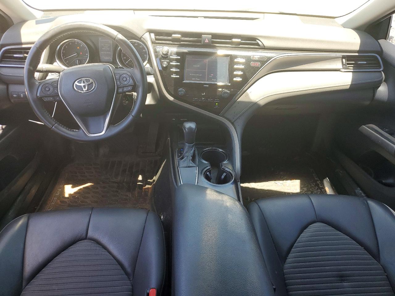 2020 TOYOTA CAMRY SE photo 15