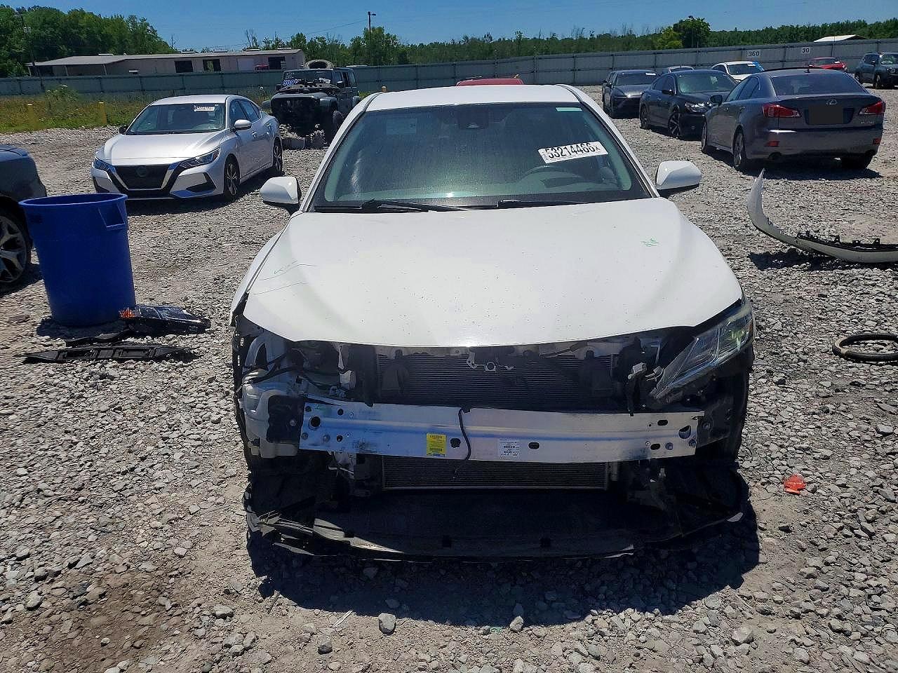 2020 TOYOTA CAMRY SE photo 9