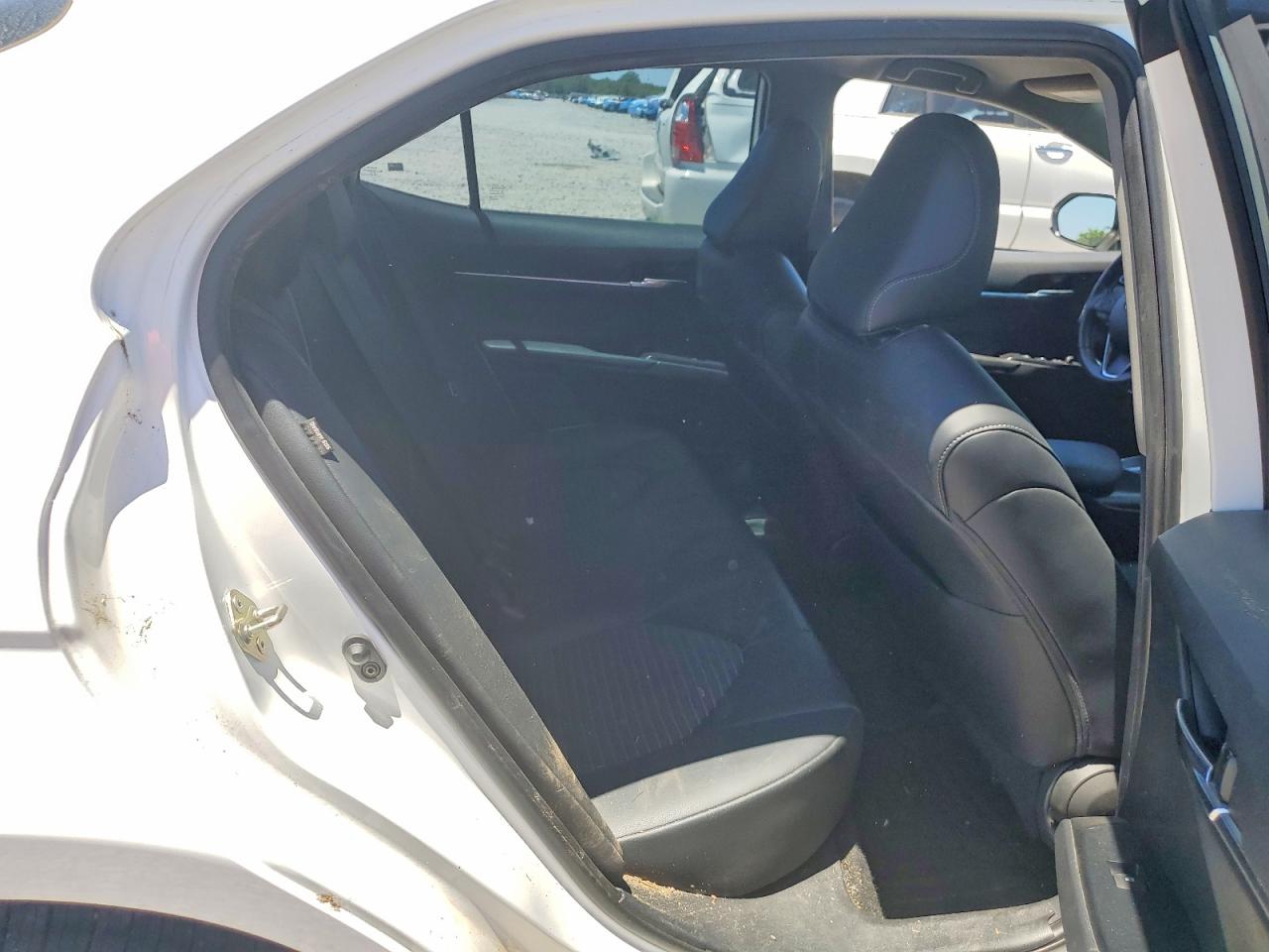 2020 TOYOTA CAMRY SE photo 19