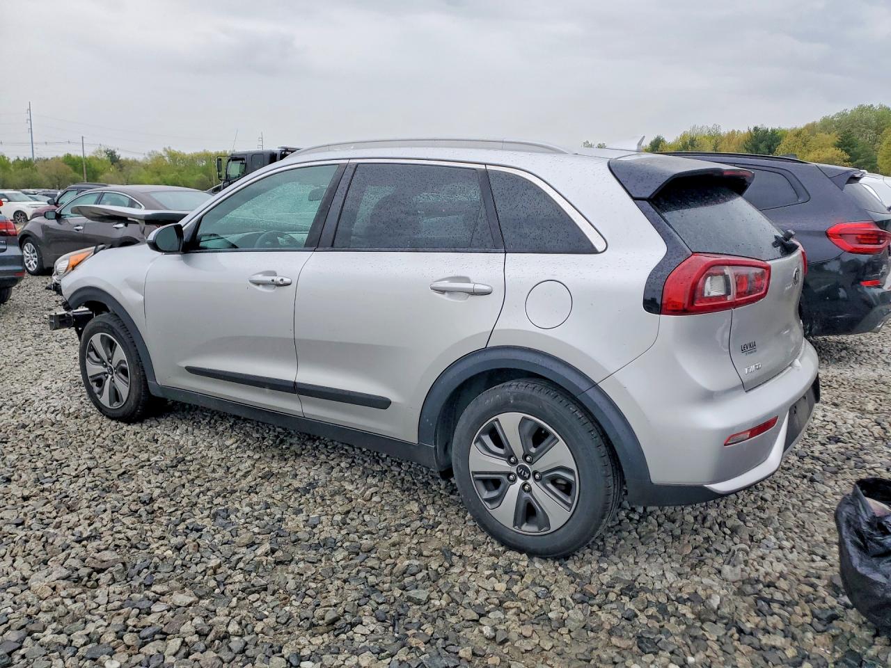 2018 KIA NIRO LX photo 3
