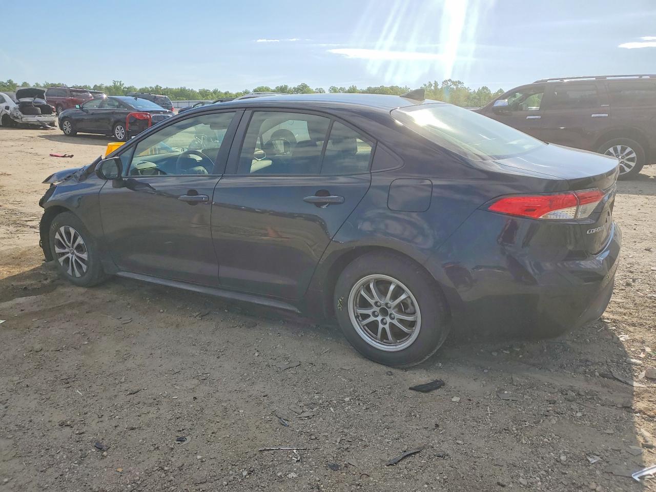 2022 TOYOTA COROLLA LE photo 4