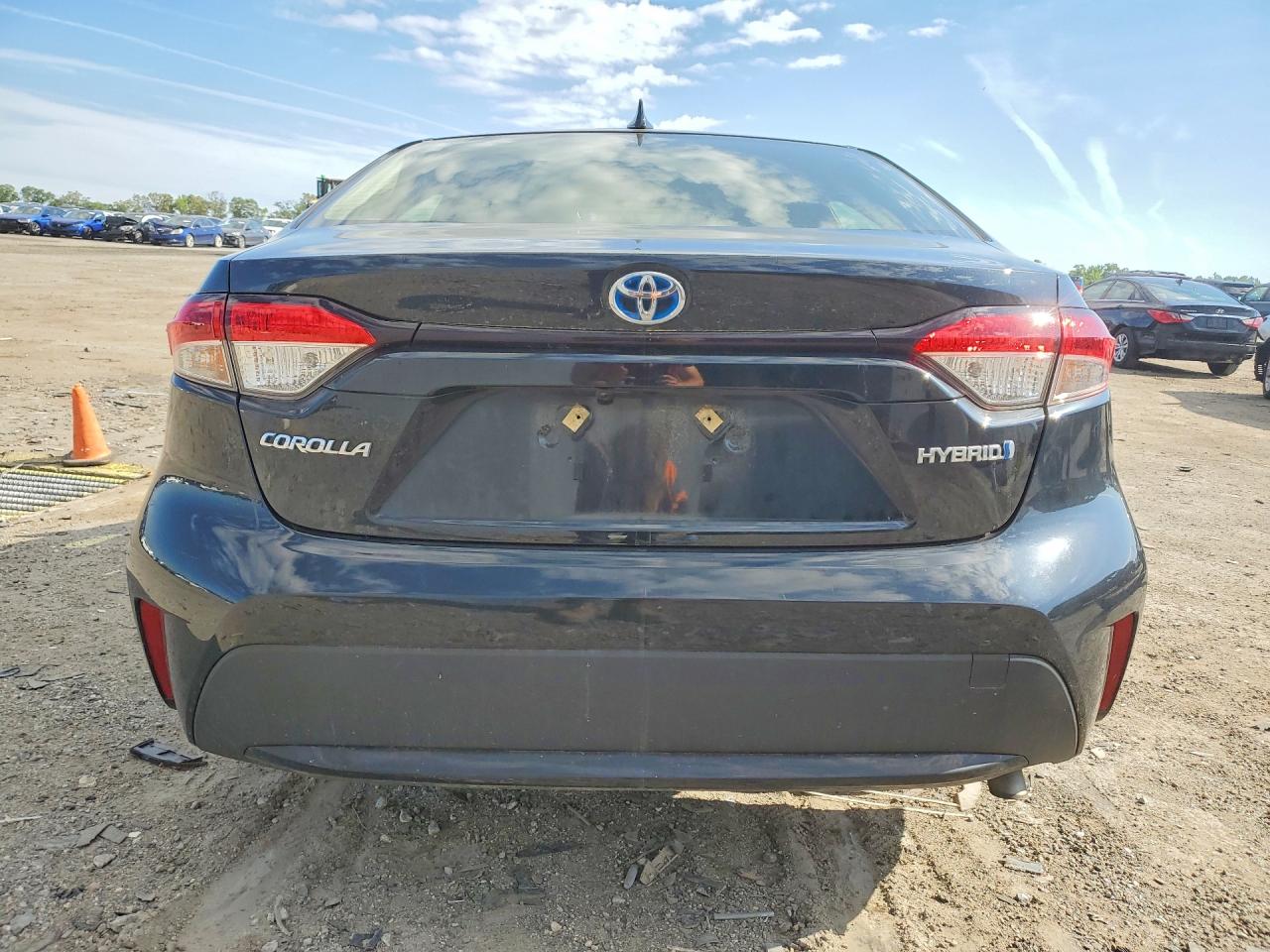 2022 TOYOTA COROLLA LE photo 16