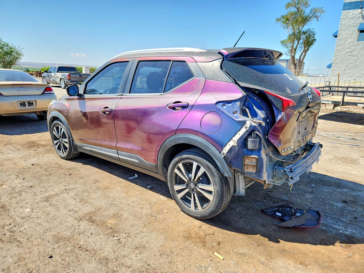 2020 NISSAN KICKS SR photo 2