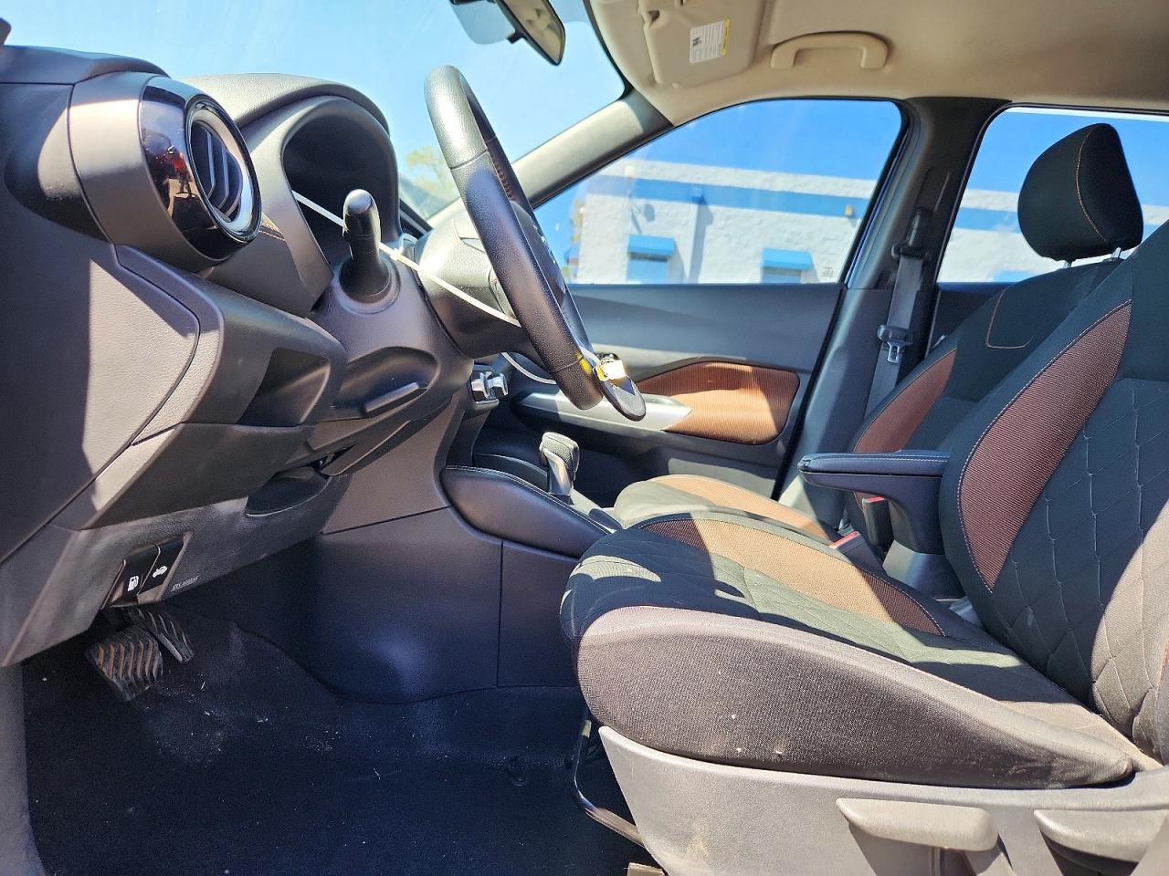 2020 NISSAN KICKS SR photo 6