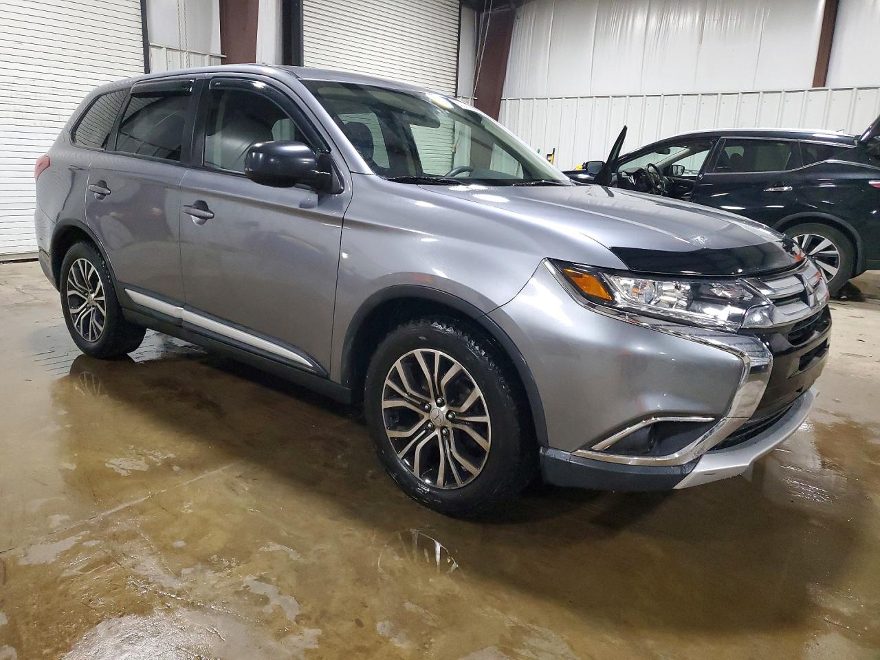2018 MITSUBISHI OUTLANDER ES photo 10