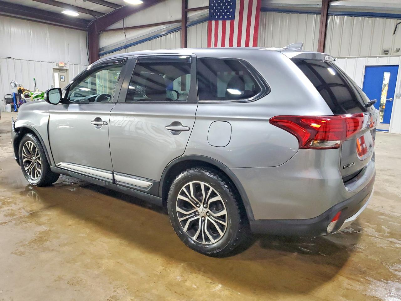 2018 MITSUBISHI OUTLANDER ES photo 4