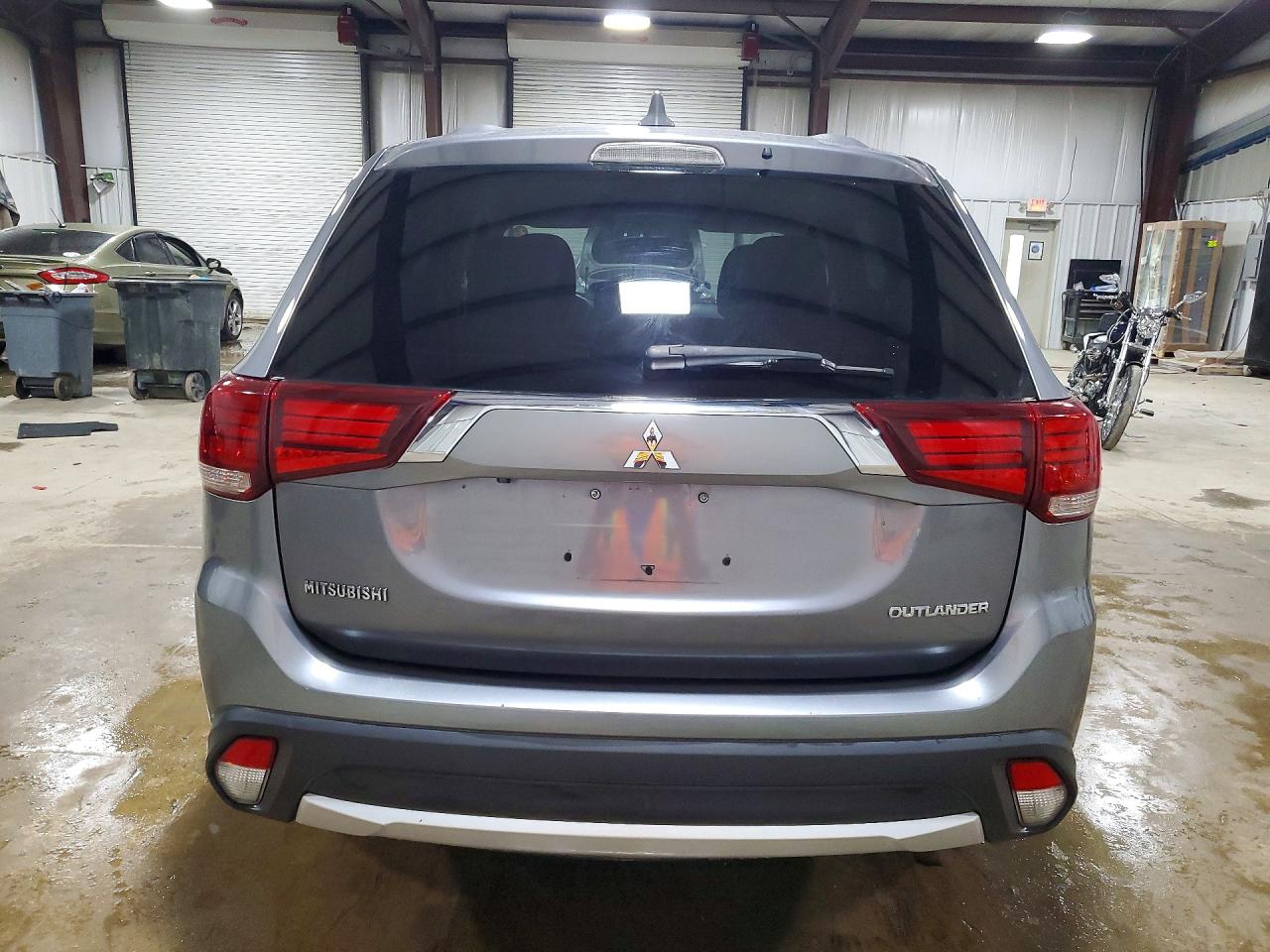 2018 MITSUBISHI OUTLANDER ES photo 16