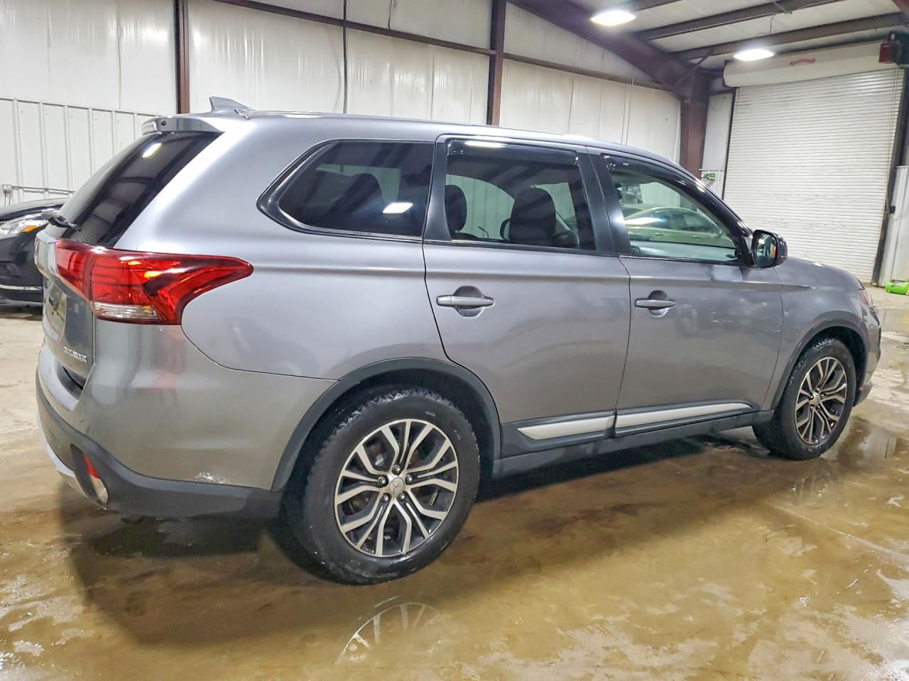 2018 MITSUBISHI OUTLANDER ES photo 7