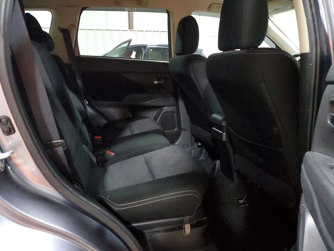 2018 MITSUBISHI OUTLANDER ES photo 31