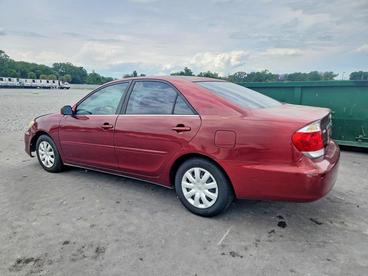 2005 TOYOTA CAMRY LE photo 3