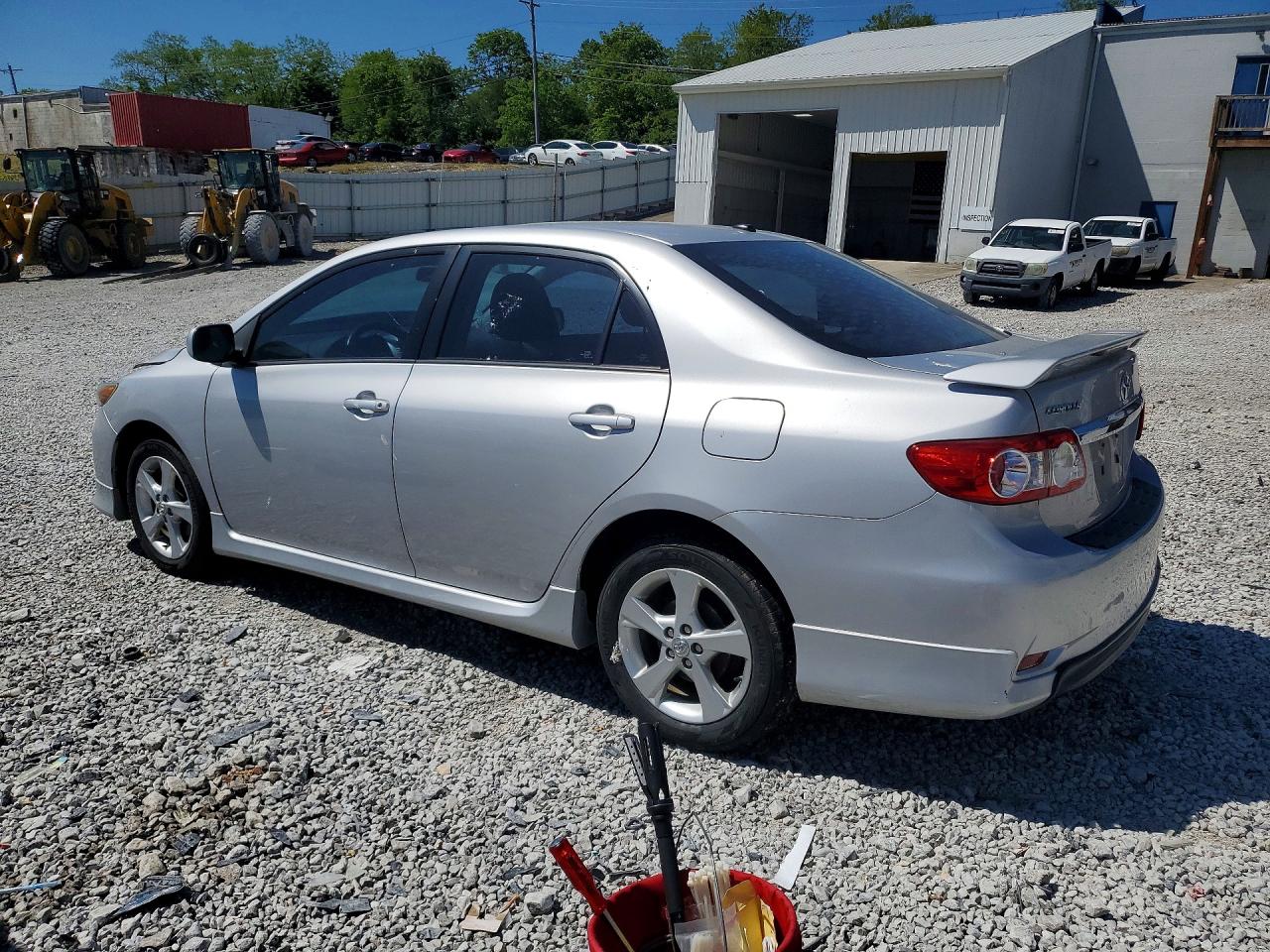 2012 TOYOTA COROLLA photo 3