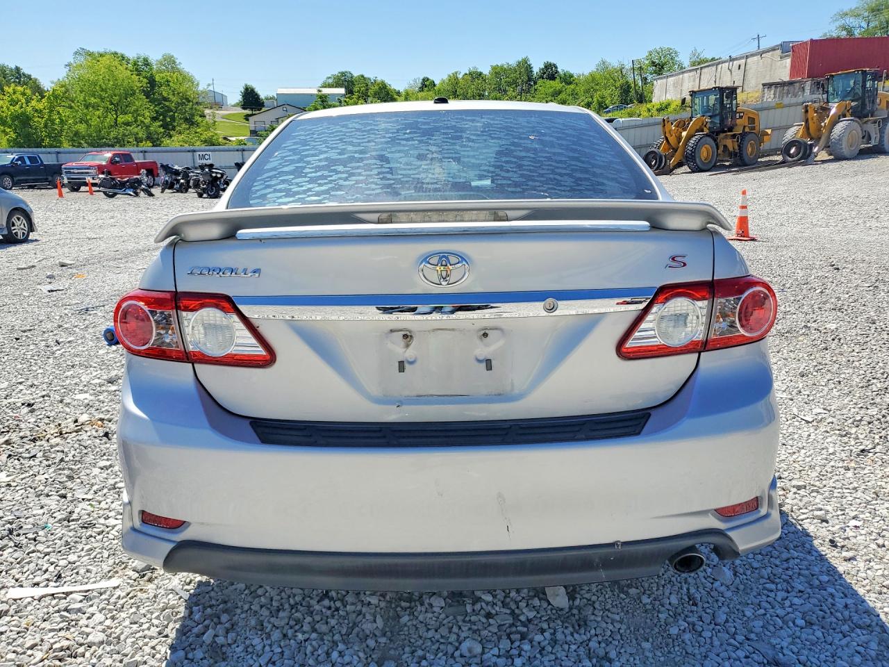 2012 TOYOTA COROLLA photo 11