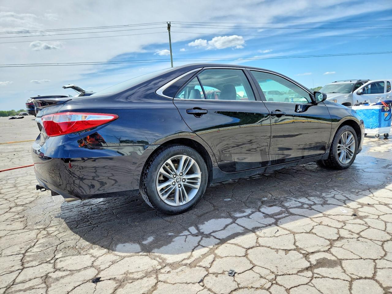 2017 TOYOTA CAMRY SE photo 7