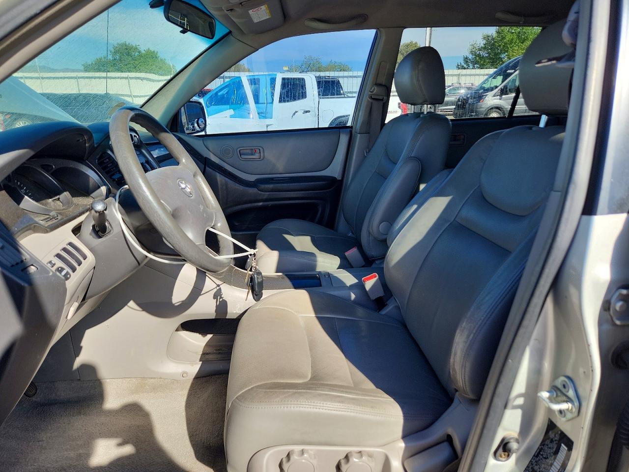 2003 TOYOTA HIGHLANDER BASE photo 13