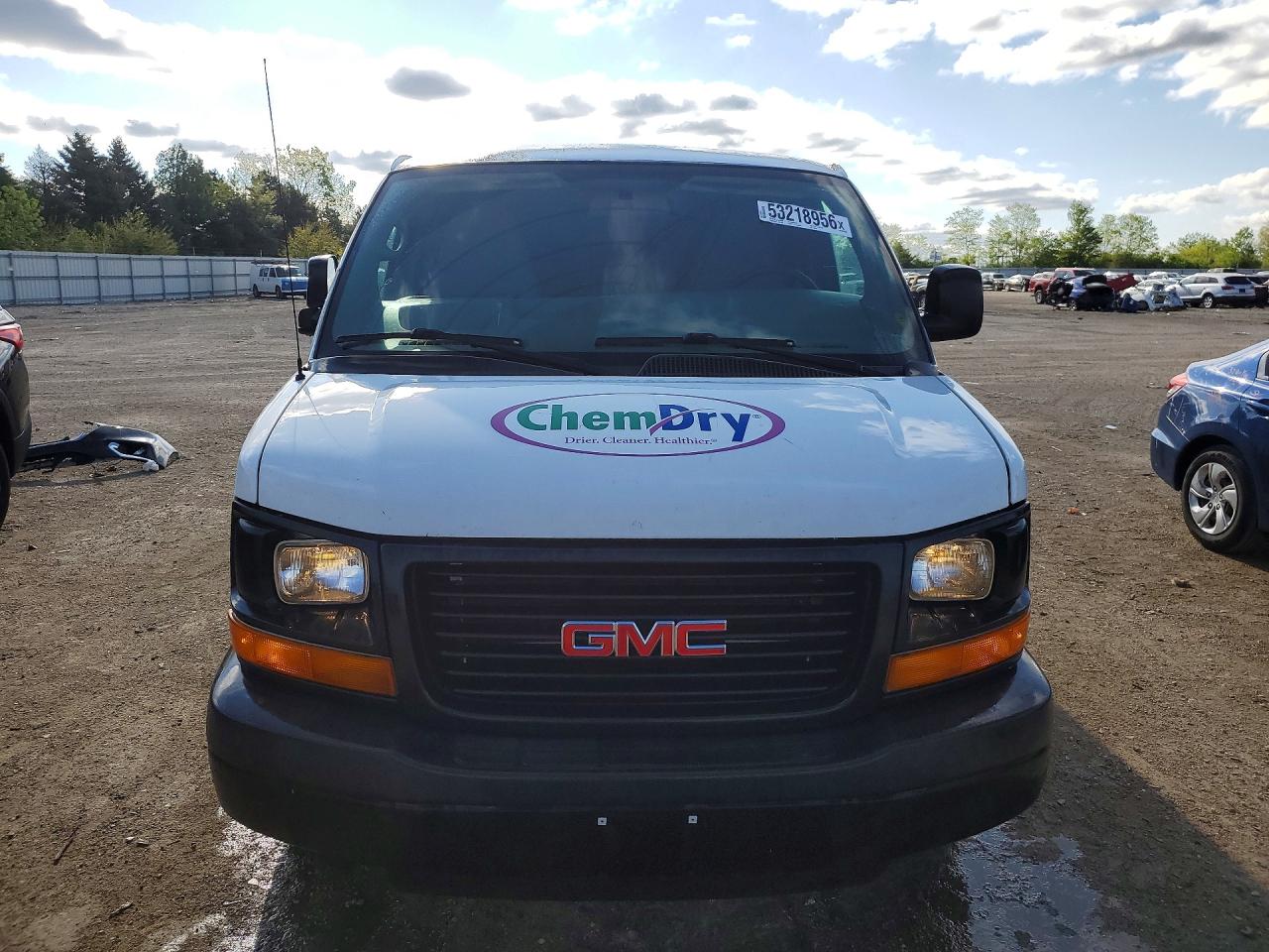 2015 GMC SAVANA G2500 photo 13