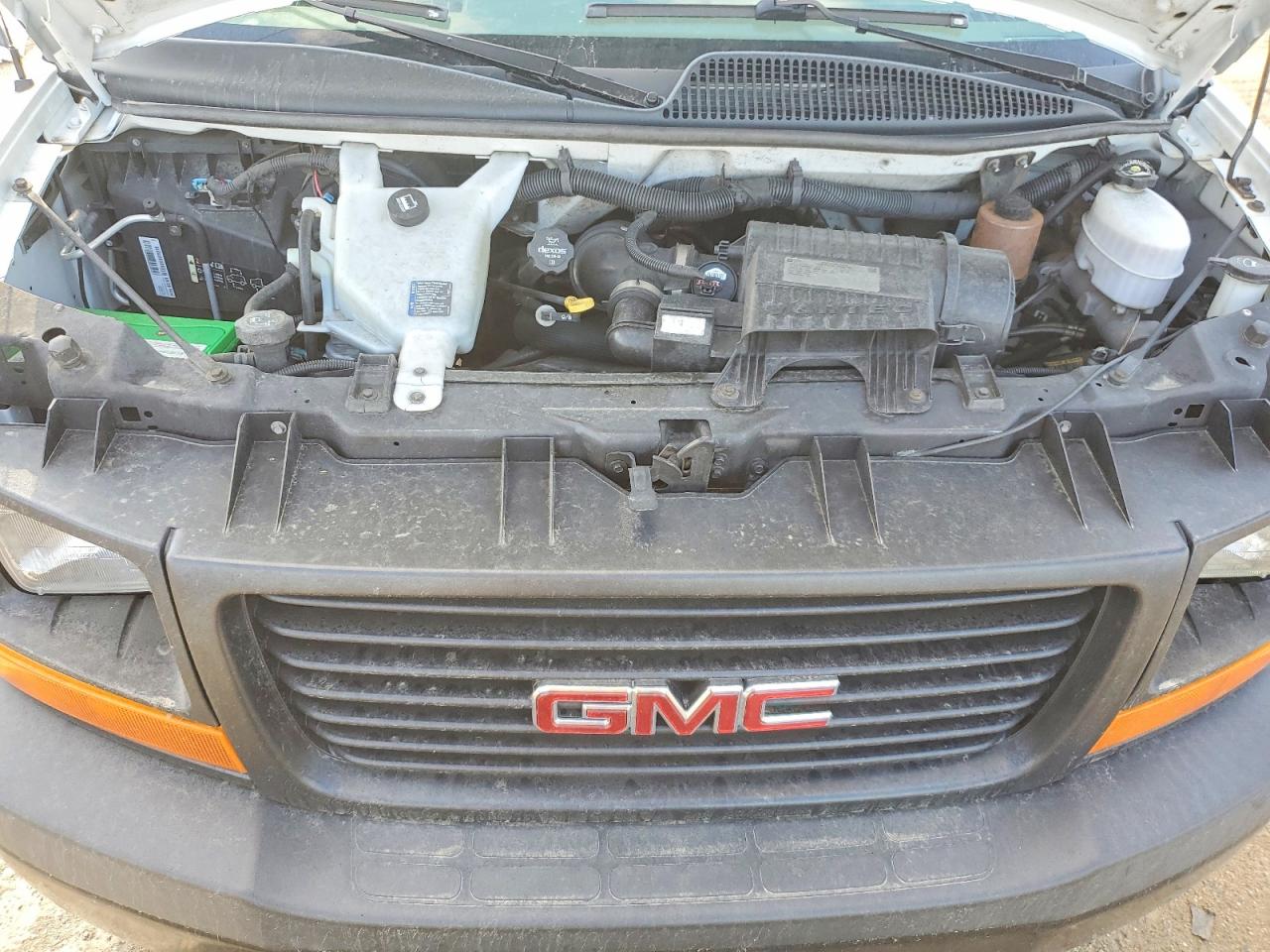 2015 GMC SAVANA G2500 photo 31