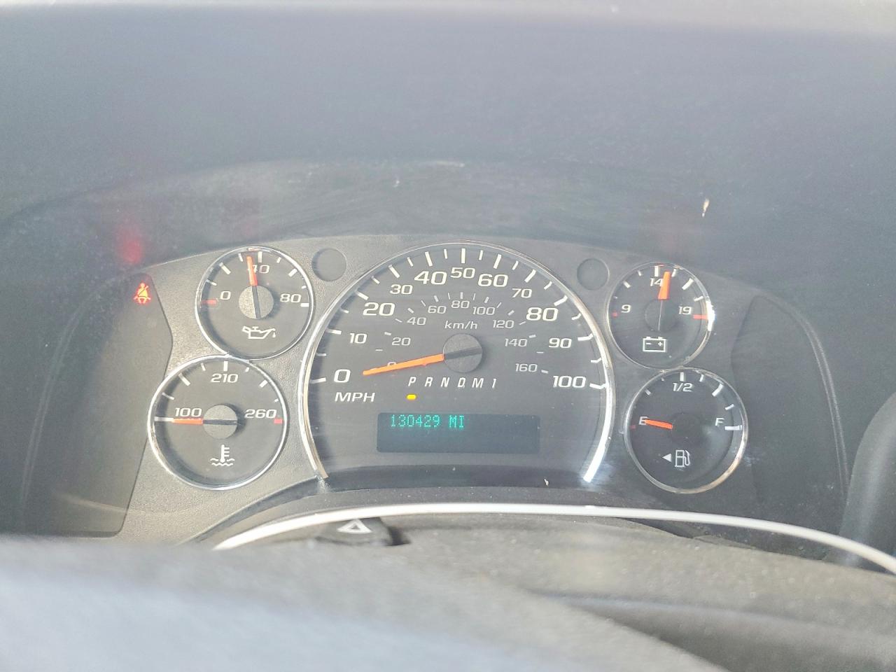 2015 GMC SAVANA G2500 photo 25