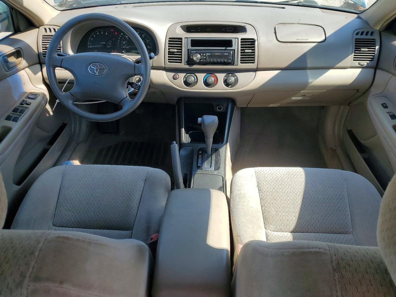 2004 TOYOTA CAMRY LE photo 15