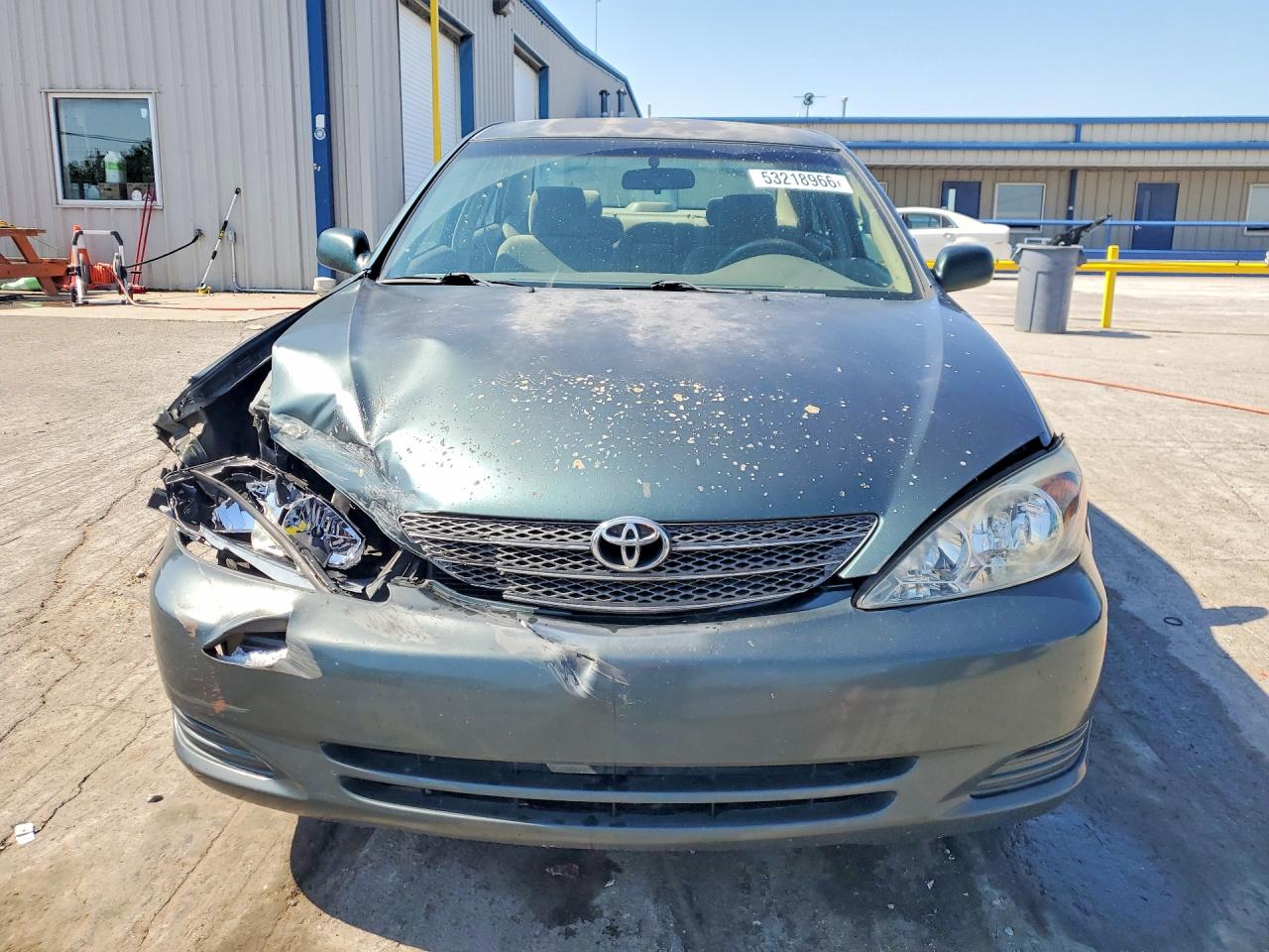 2004 TOYOTA CAMRY LE photo 9