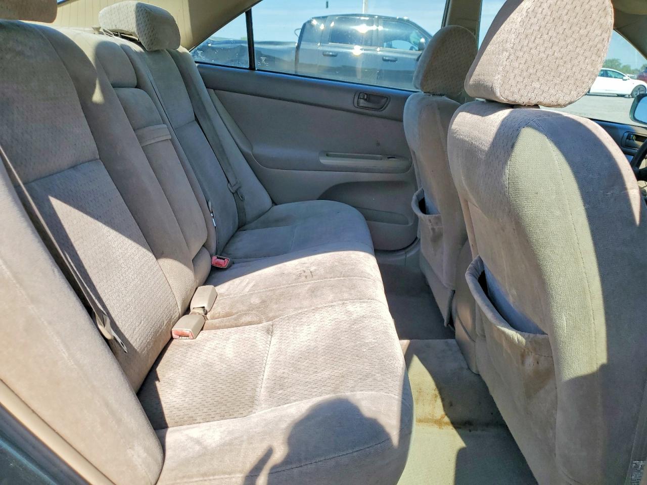 2004 TOYOTA CAMRY LE photo 19