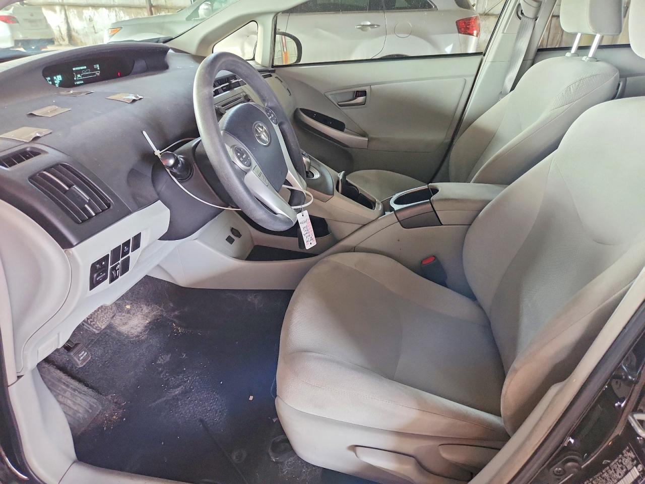 2014 TOYOTA PRIUS THREE photo 13