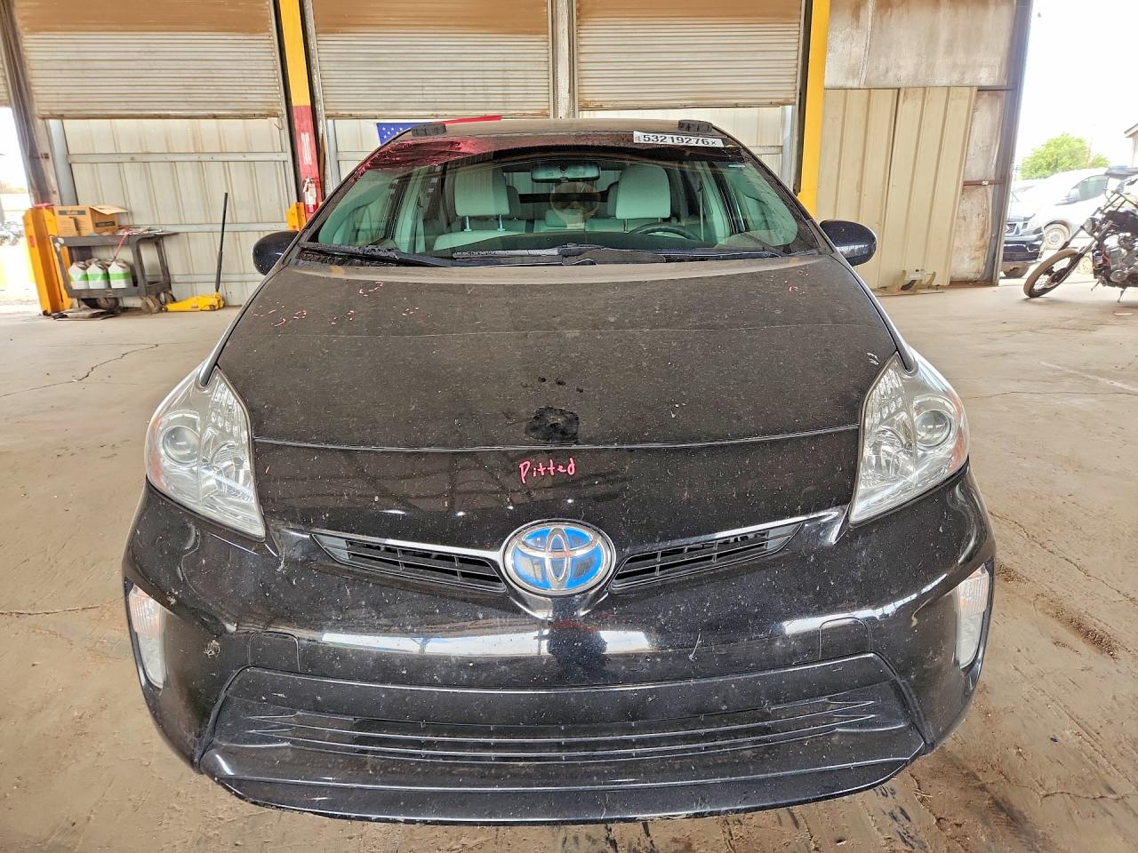 2014 TOYOTA PRIUS THREE photo 9