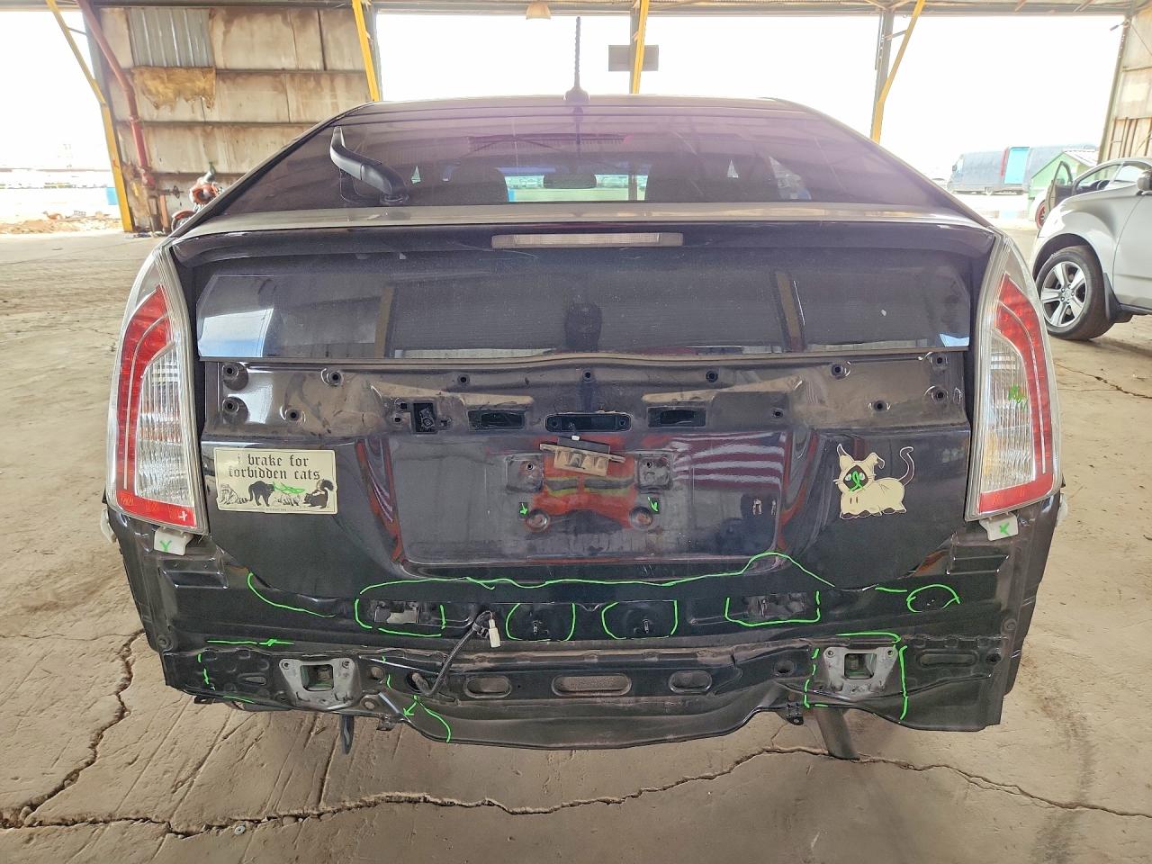 2014 TOYOTA PRIUS THREE photo 11