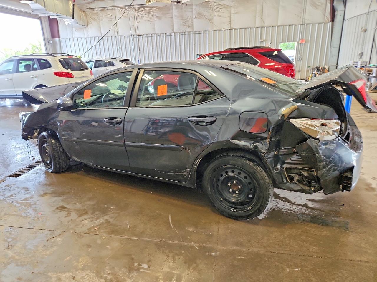 2016 TOYOTA COROLLA LE photo 3