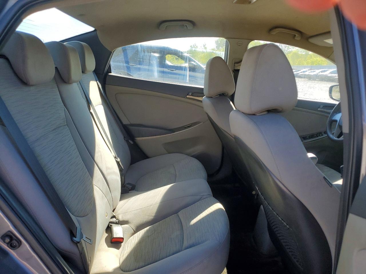 2017 HYUNDAI ACCENT SE photo 19
