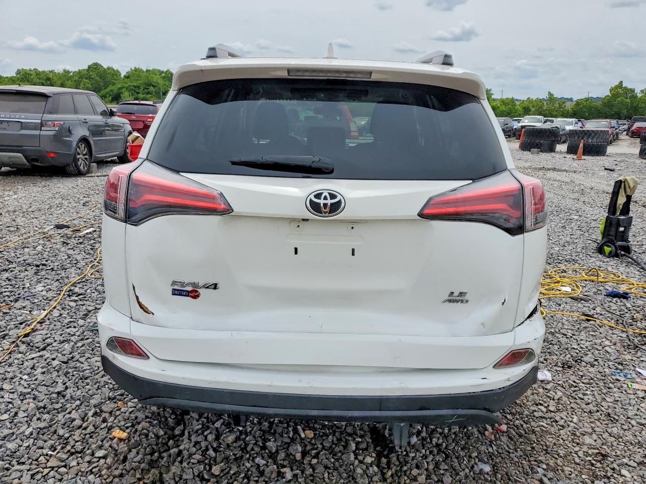 2017 TOYOTA RAV4 LE photo 11