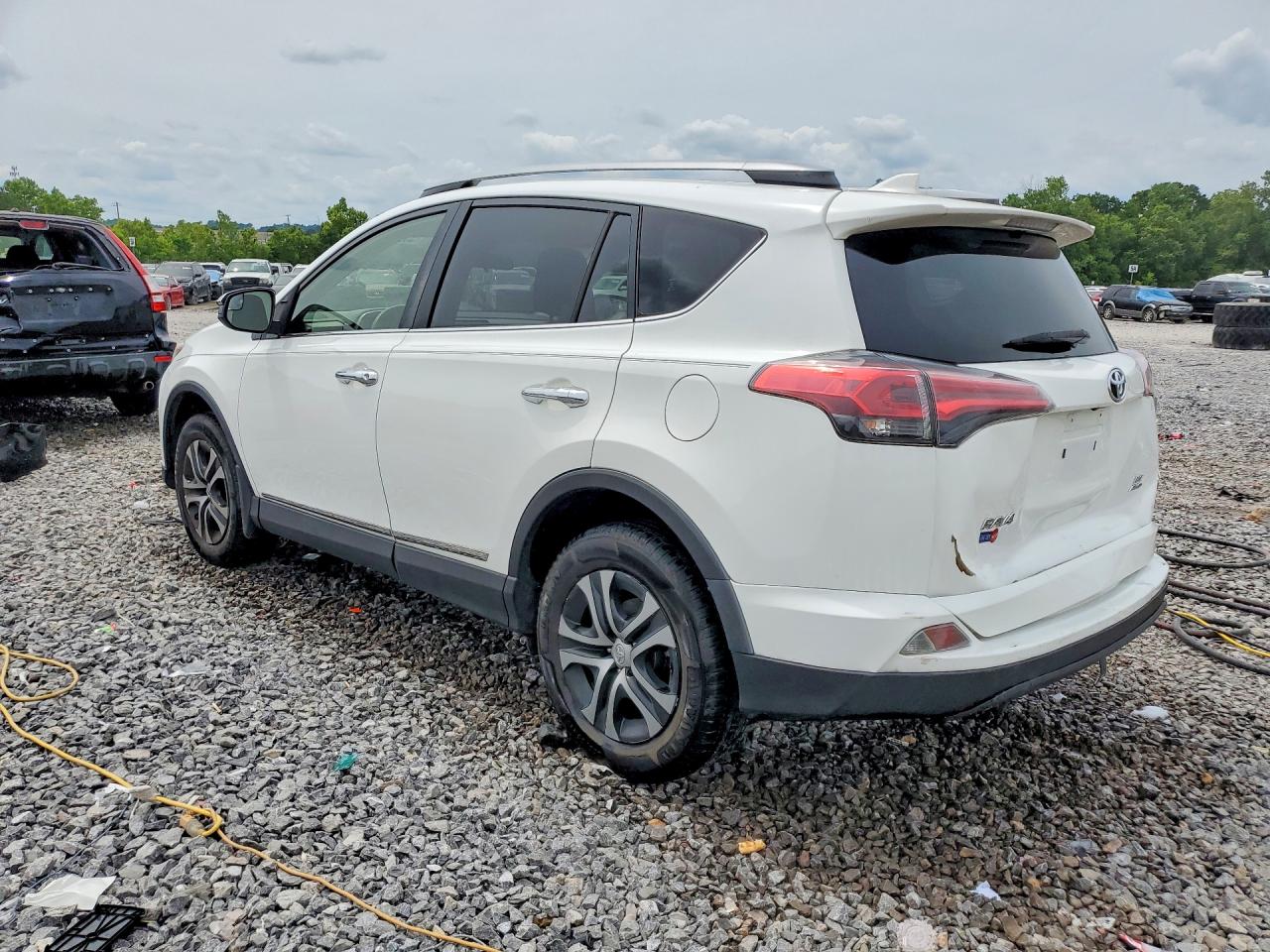 2017 TOYOTA RAV4 LE photo 3