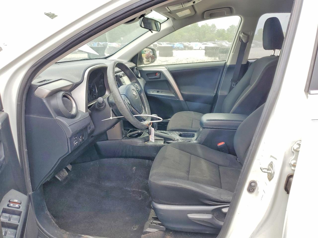 2017 TOYOTA RAV4 LE photo 13