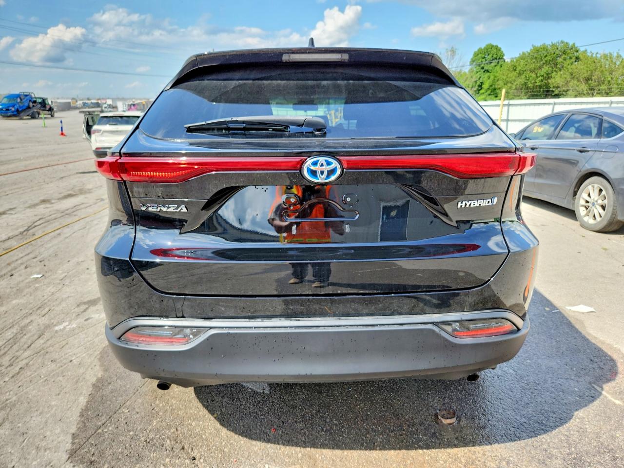 2021 TOYOTA VENZA LE photo 11