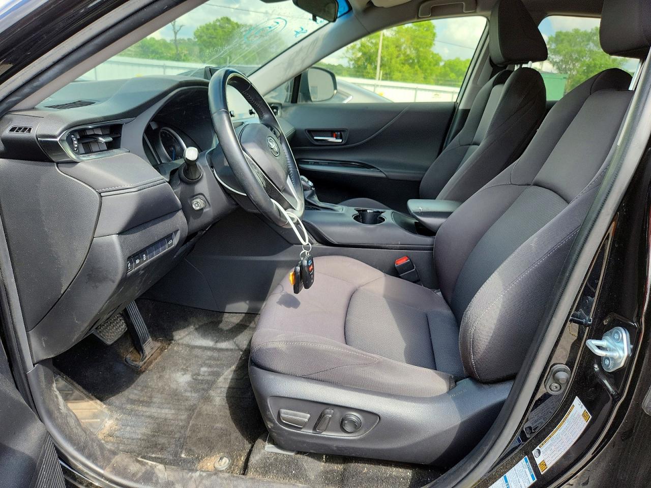 2021 TOYOTA VENZA LE photo 13