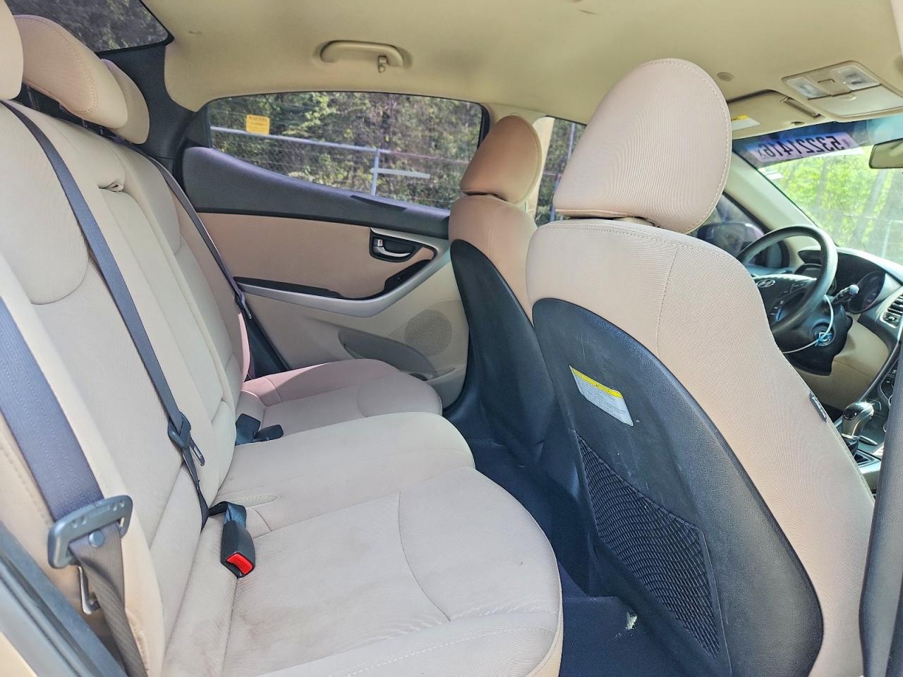 2014 HYUNDAI ELANTRA SE photo 19