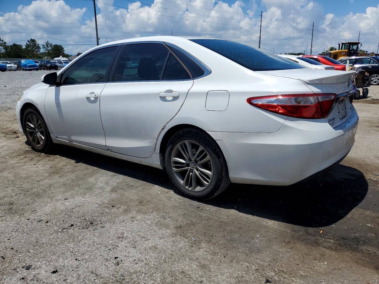 2015 TOYOTA CAMRY SE photo 2