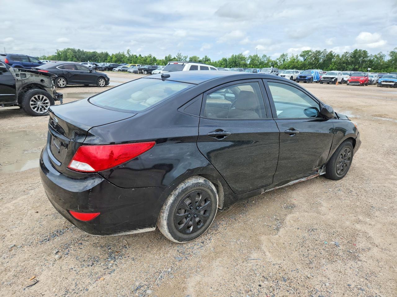 2016 HYUNDAI ACCENT SE photo 5