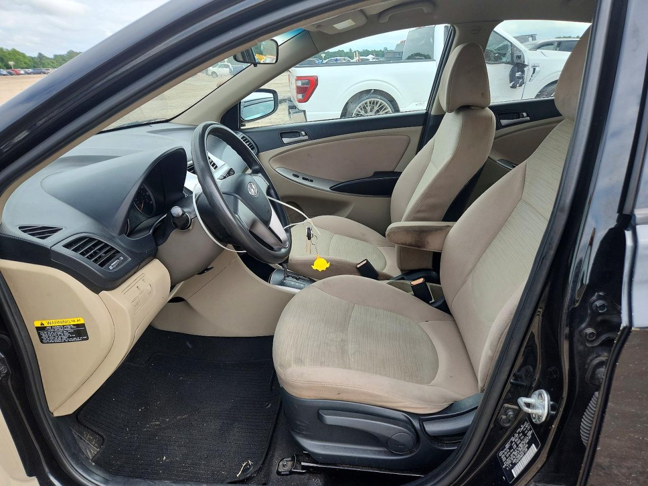2016 HYUNDAI ACCENT SE photo 13