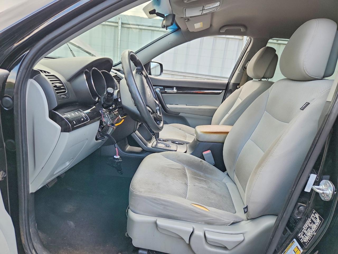 2012 KIA SORENTO LX photo 13