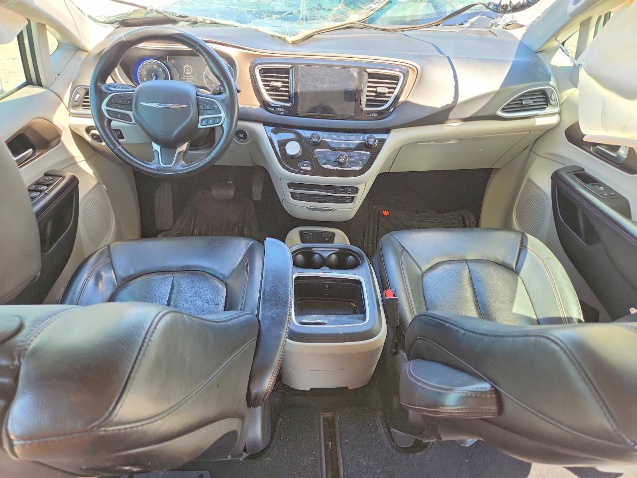 2019 CHRYSLER PACIFICA TOURING L PLUS photo 22