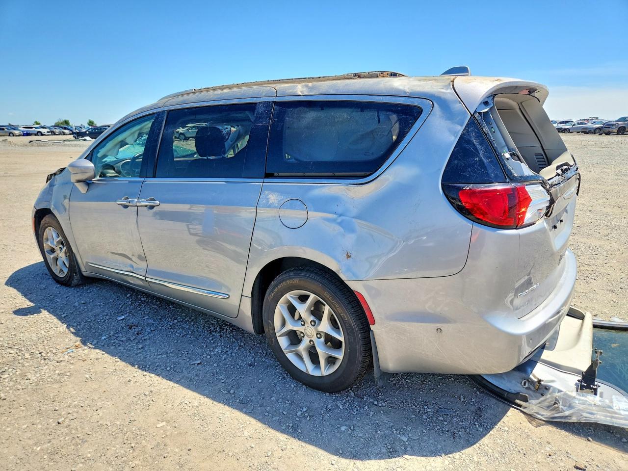 2019 CHRYSLER PACIFICA TOURING L PLUS photo 4