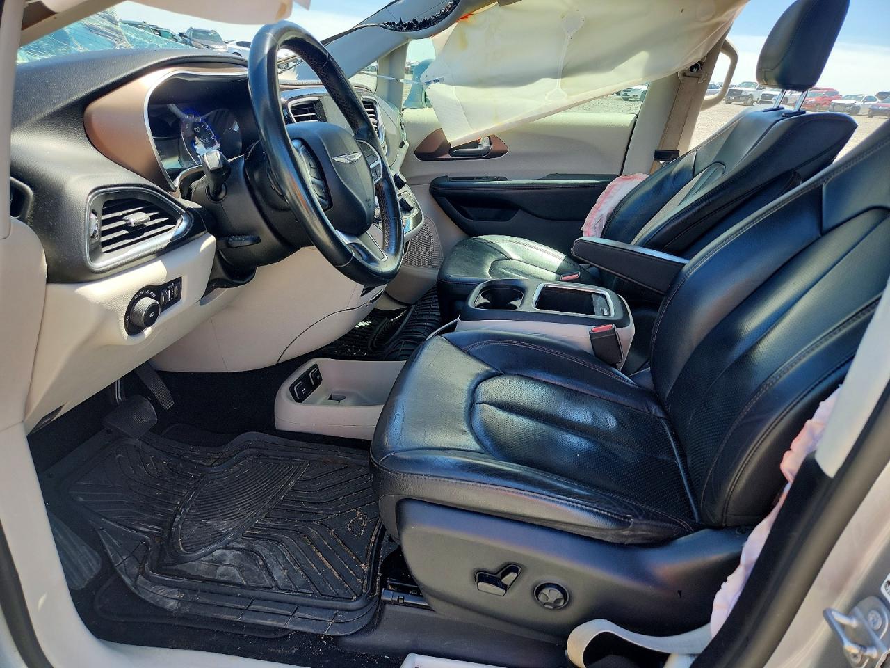 2019 CHRYSLER PACIFICA TOURING L PLUS photo 19