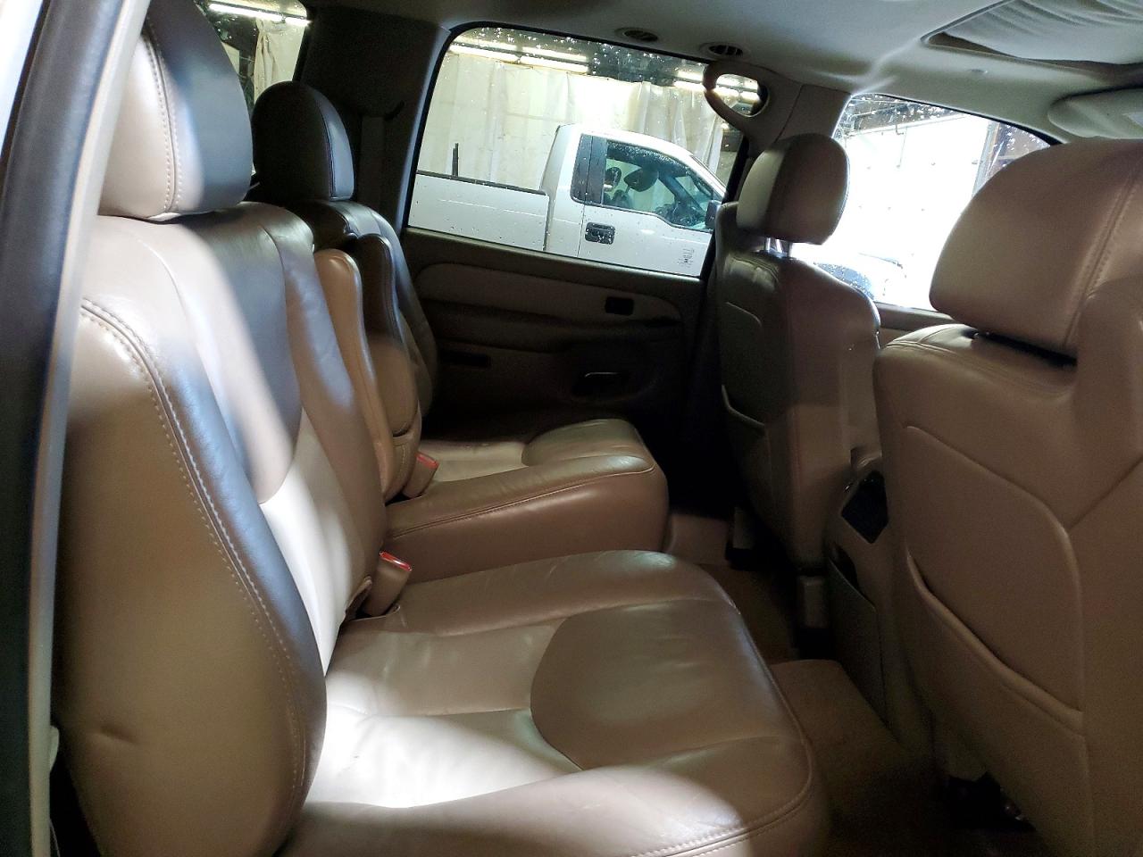2004 GMC YUKON XL DENALI photo 29